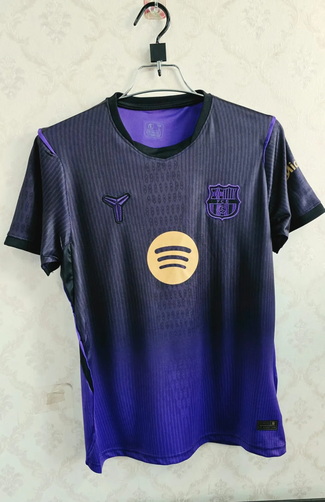 Barcelona 2026 away